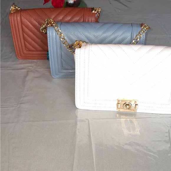 Handbags - Elegant Quilted Chain Shoulder Bag - White, Blue, Brown